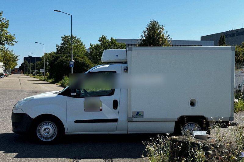 Fiat Doblò Multijet 1,6 Mit Relec Froid TR32 Bis-22°C - Autoutilitară frigorifica: Foto 4 Fiat Doblò Multijet 1,6 Mit Relec Froid TR32 Bis-22°C - Autoutilitară frigorifica: Foto 4