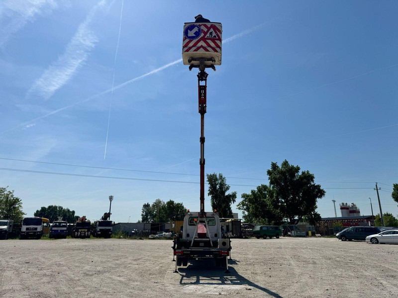 Iveco 35-140 S - Ruthmann 145TJ Lifting Basket - Camion cu nacela: Foto 5 Iveco 35-140 S - Ruthmann 145TJ Lifting Basket - Camion cu nacela: Foto 5
