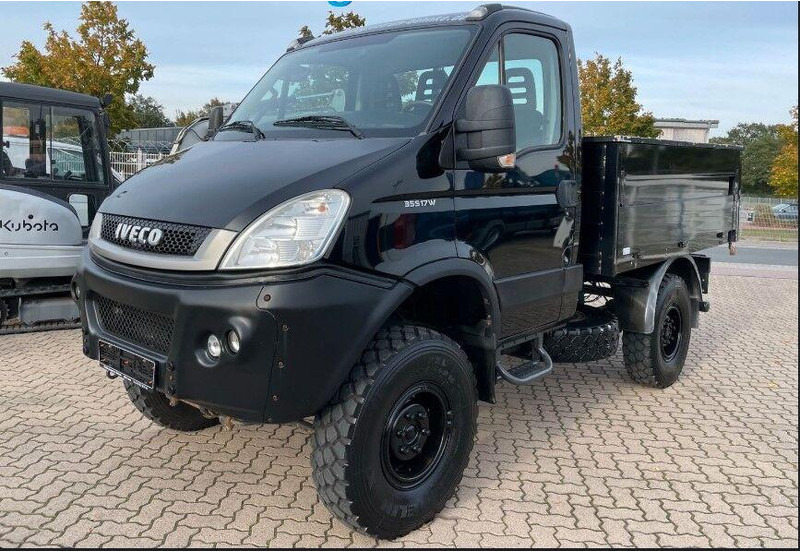 Iveco 35S17 W 4x4 Flatbed - Autoutilitară cu platformă: Foto 1 Iveco 35S17 W 4x4 Flatbed - Autoutilitară cu platformă: Foto 1