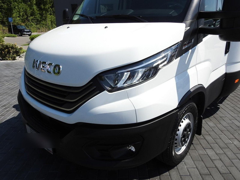 Autoutilitară cu prelată nou Iveco DAILY 35S18 NOWY PLANDEKA 8 PALET TEMPOMAT NAWIGACJA LEDY AUTOMA: Foto 20 Autoutilitară cu prelată nou Iveco DAILY 35S18 NOWY PLANDEKA 8 PALET TEMPOMAT NAWIGACJA LEDY AUTOMA: Foto 20