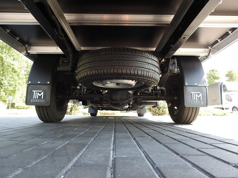 Autoutilitară cu prelată nou Iveco DAILY 35S18 NOWY PLANDEKA 8 PALET TEMPOMAT NAWIGACJA LEDY AUTOMA: Foto 17 Autoutilitară cu prelată nou Iveco DAILY 35S18 NOWY PLANDEKA 8 PALET TEMPOMAT NAWIGACJA LEDY AUTOMA: Foto 17