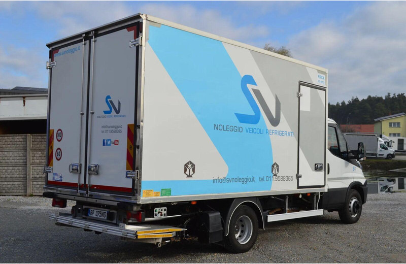 Iveco DAILY 60C15 REFRIGERATOR + SIDE AND REAR DOORS, LIFT FOLDED UNDE - Autoutilitară frigorifica: Foto 4 Iveco DAILY 60C15 REFRIGERATOR + SIDE AND REAR DOORS, LIFT FOLDED UNDE - Autoutilitară frigorifica: Foto 4