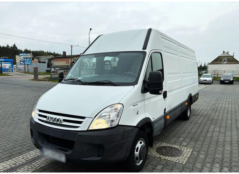 Iveco Daily 35C15 Furgon L4H2 Brygadówka 6-seater Doka Dubel Cabin - Autoutilitară box: Foto 2 Iveco Daily 35C15 Furgon L4H2 Brygadówka 6-seater Doka Dubel Cabin - Autoutilitară box: Foto 2