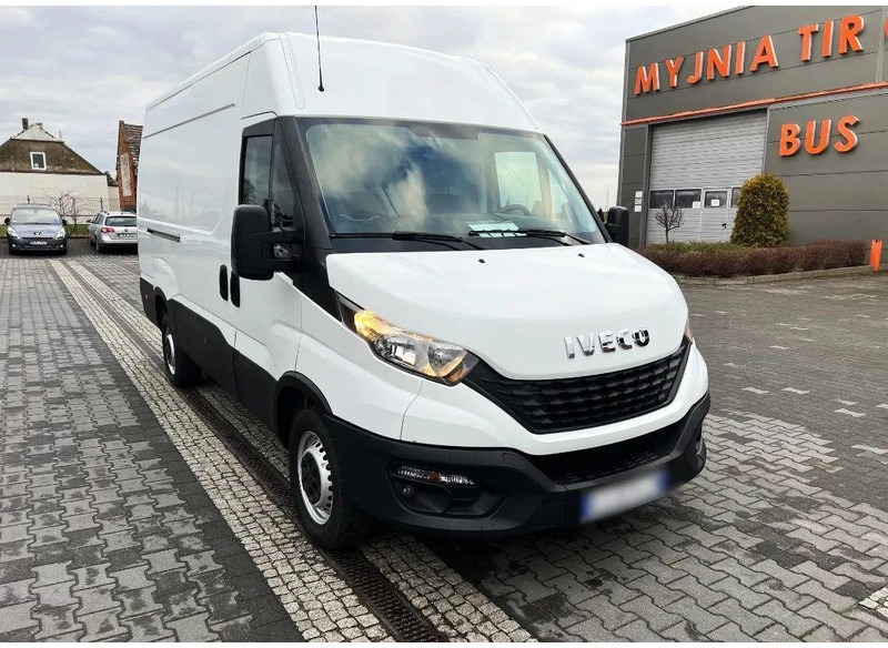 Iveco Daily 35S14 Furgon L2H2 New Model - Autoutilitară box: Foto 5 Iveco Daily 35S14 Furgon L2H2 New Model - Autoutilitară box: Foto 5