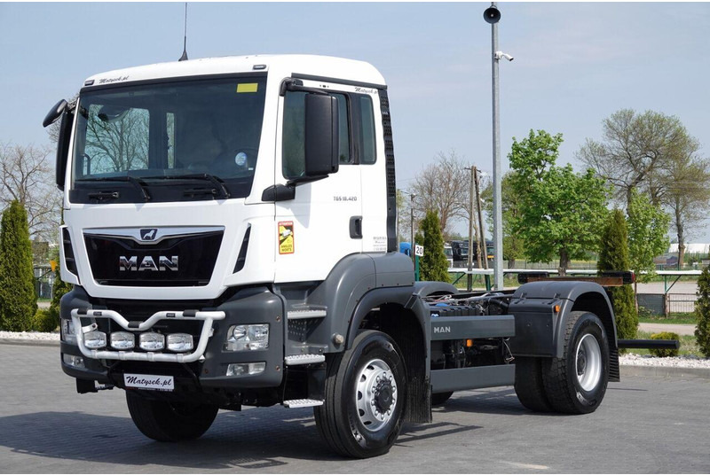 MAN TGS 18.420 / 4X4 / RAMA DŁ. 5,6 M / NAVI / DO ZABUDOWY / SPROWA - Camion şasiu: Foto 2 MAN TGS 18.420 / 4X4 / RAMA DŁ. 5,6 M / NAVI / DO ZABUDOWY / SPROWA - Camion şasiu: Foto 2