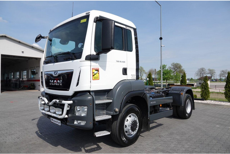 MAN TGS 18.420 / 4X4 / RAMA DŁ. 5,6 M / NAVI / DO ZABUDOWY / SPROWA - Camion şasiu: Foto 3 MAN TGS 18.420 / 4X4 / RAMA DŁ. 5,6 M / NAVI / DO ZABUDOWY / SPROWA - Camion şasiu: Foto 3