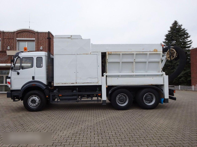 Mercedes-Benz 2527 - Vacuum truck 6x4 - Maşină pentru vidanjări: Foto 3 Mercedes-Benz 2527 - Vacuum truck 6x4 - Maşină pentru vidanjări: Foto 3