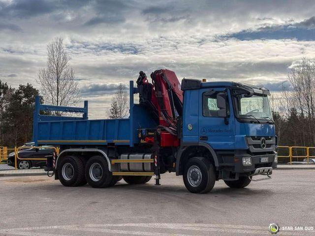 Mercedes-Benz ACTROS 3341 6x6 HMF 4220 K4 CRANE KIPPER - Camion basculantă, Camion cu macara: Foto 4 Mercedes-Benz ACTROS 3341 6x6 HMF 4220 K4 CRANE KIPPER - Camion basculantă, Camion cu macara: Foto 4