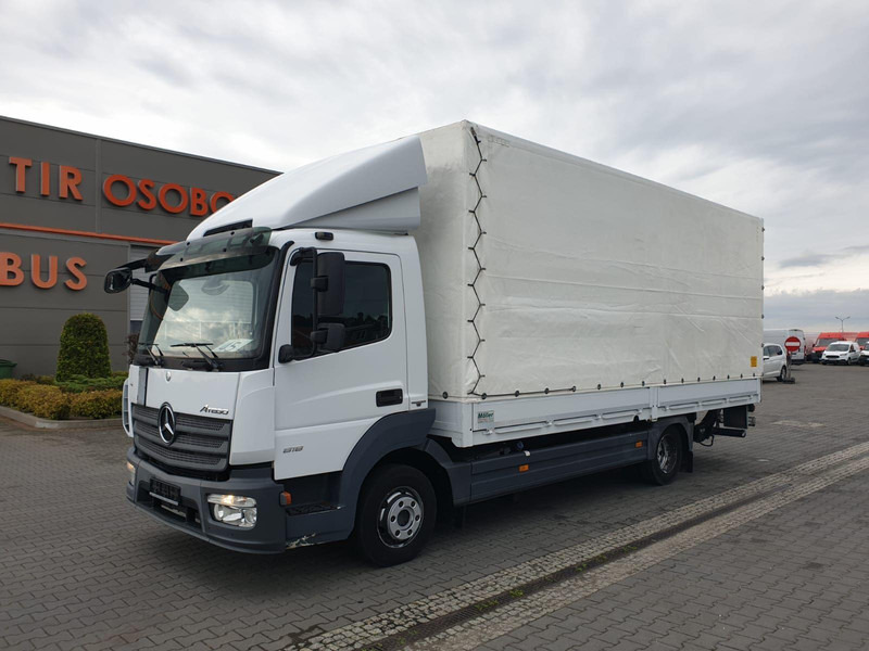 Mercedes-Benz Atego 818 TILT+LIFT 1.HAND 72000km !! - Camion cu prelată: Foto 1 Mercedes-Benz Atego 818 TILT+LIFT 1.HAND 72000km !! - Camion cu prelată: Foto 1