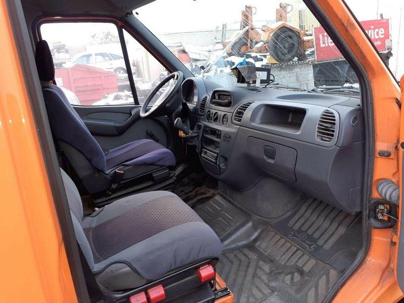 Maşină pentru vidanjări Mercedes-Benz Sprinter 413: Foto 18 Maşină pentru vidanjări Mercedes-Benz Sprinter 413: Foto 18