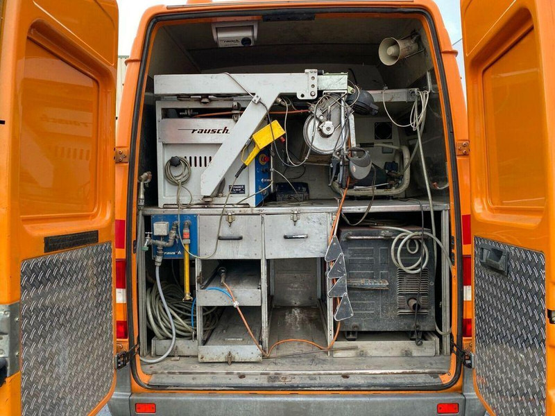 Maşină pentru vidanjări Mercedes-Benz Sprinter 413: Foto 10 Maşină pentru vidanjări Mercedes-Benz Sprinter 413: Foto 10