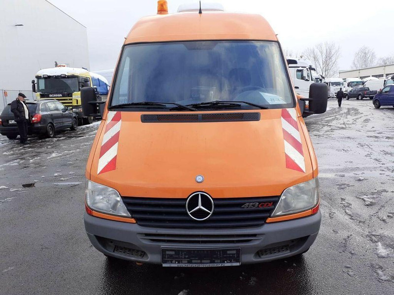 Mercedes-Benz Sprinter 413 - Maşină pentru vidanjări: Foto 2 Mercedes-Benz Sprinter 413 - Maşină pentru vidanjări: Foto 2