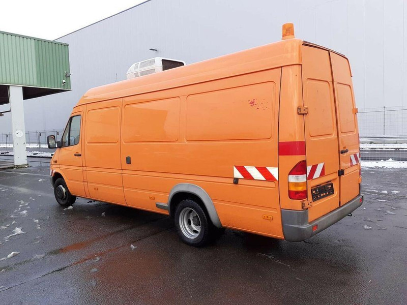 Maşină pentru vidanjări Mercedes-Benz Sprinter 413: Foto 6 Maşină pentru vidanjări Mercedes-Benz Sprinter 413: Foto 6