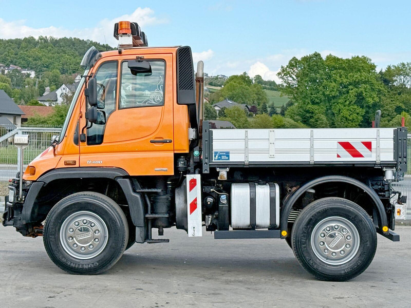 Mercedes-Benz UNIMOG 400 * KIPPER 2,40 * 4x4 * TOPZUSTAND - Camion basculantă: Foto 4 Mercedes-Benz UNIMOG 400 * KIPPER 2,40 * 4x4 * TOPZUSTAND - Camion basculantă: Foto 4