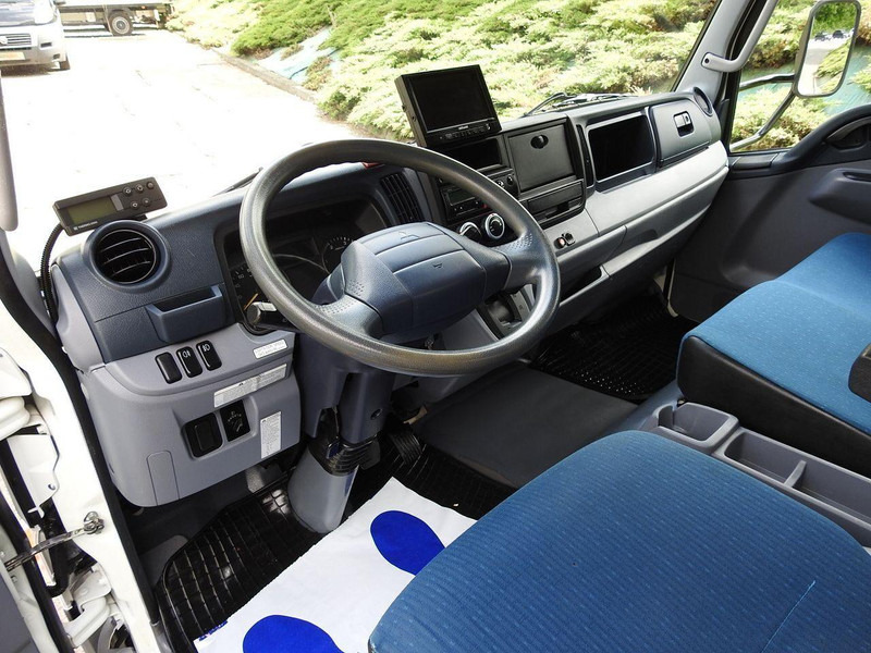 Mitsubishi Fuso CANTER FUSO 7C15 KONTENER CHŁODNIA WINDA 14 PALET -4*C ZASILANIE - Camion frigider: Foto 2 Mitsubishi Fuso CANTER FUSO 7C15 KONTENER CHŁODNIA WINDA 14 PALET -4*C ZASILANIE - Camion frigider: Foto 2