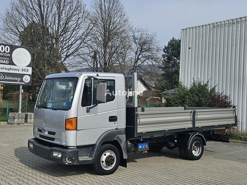 Nissan Atleon 35.110 3 way tipper - Autoutilitară basculantă: Foto 1 Nissan Atleon 35.110 3 way tipper - Autoutilitară basculantă: Foto 1