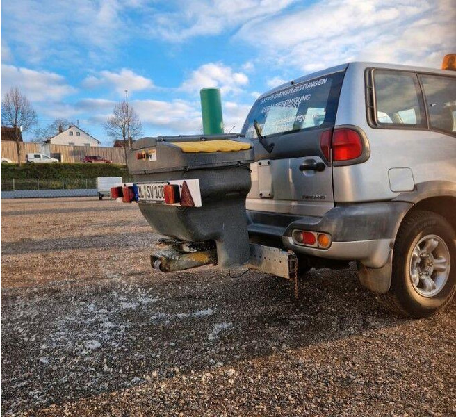 Nissan Terrano + Snow Plow - SUV: Foto 3 Nissan Terrano + Snow Plow - SUV: Foto 3