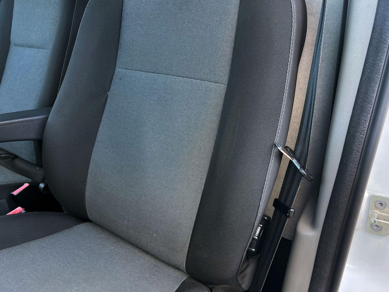 Autoutilitară box Renault Master 130 DCI L3H2: Foto 17 Autoutilitară box Renault Master 130 DCI L3H2: Foto 17