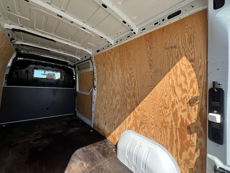 Autoutilitară box Renault Master 130 DCI L3H2: Foto 12 Autoutilitară box Renault Master 130 DCI L3H2: Foto 12