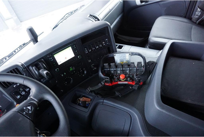 Camion platformă, Camion cu macara Scania P 250 / ACC / SKRZYNIOWY + HDS + WINDA / PALFINGER PK 12 002 - E: Foto 9 Camion platformă, Camion cu macara Scania P 250 / ACC / SKRZYNIOWY + HDS + WINDA / PALFINGER PK 12 002 - E: Foto 9