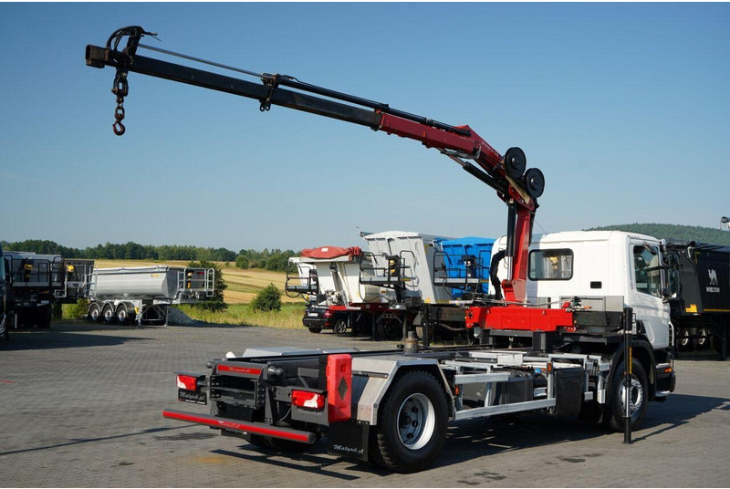 Scania P 280 / 4X2 / SIŁOWNIK DO WYWROTU / + HDS HMF 635 / UDŹWIG 1 500 - Camion basculantă: Foto 4 Scania P 280 / 4X2 / SIŁOWNIK DO WYWROTU / + HDS HMF 635 / UDŹWIG 1 500 - Camion basculantă: Foto 4