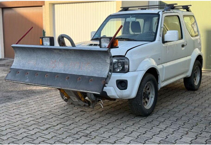 Suzuki Jimny 1.3 4x4 ALLGRIP + Snow Plow - SUV: Foto 1 Suzuki Jimny 1.3 4x4 ALLGRIP + Snow Plow - SUV: Foto 1