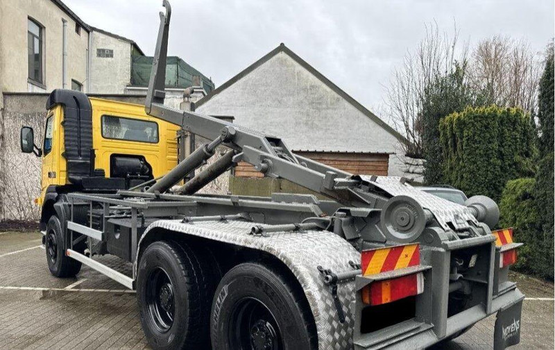 Camion cu cârlig Volvo FM12 6x6 Hook lift: Foto 8 Camion cu cârlig Volvo FM12 6x6 Hook lift: Foto 8