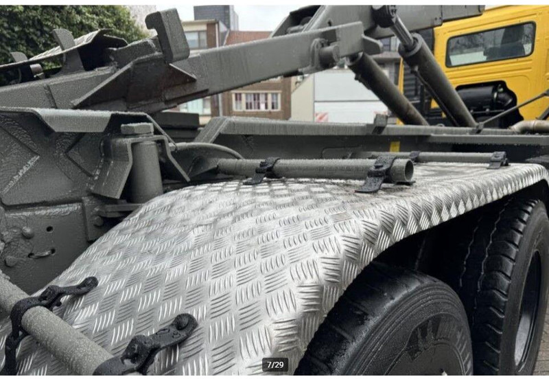 Camion cu cârlig Volvo FM12 6x6 Hook lift: Foto 17 Camion cu cârlig Volvo FM12 6x6 Hook lift: Foto 17