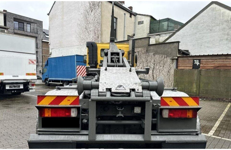 Camion cu cârlig Volvo FM12 6x6 Hook lift: Foto 13 Camion cu cârlig Volvo FM12 6x6 Hook lift: Foto 13