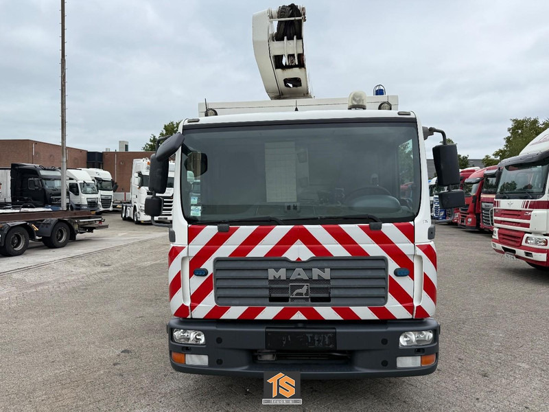 MAN TGL 12.210 EURO 5 - MANUAL - VERSALIFT VST-237-NF HEIGHT 14 M - BELGIUM TRUCK - TOP! - Camion, Camion cu macara: Foto 5 MAN TGL 12.210 EURO 5 - MANUAL - VERSALIFT VST-237-NF HEIGHT 14 M - BELGIUM TRUCK - TOP! - Camion, Camion cu macara: Foto 5