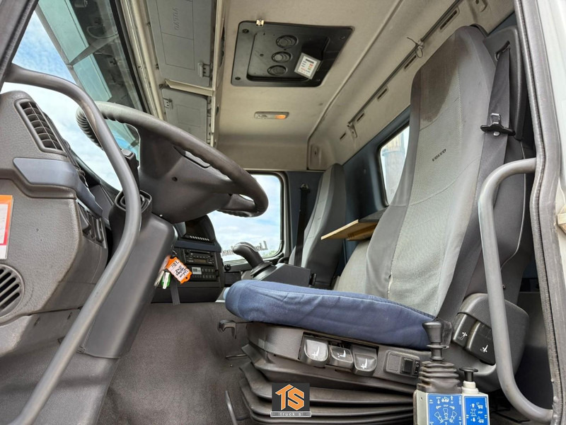 Volvo FM2000-T TERBERG 8X8 - EURO 5 - AUTOMATIC - KIPPER/TIPPER - NL TRUCK - ISOLATED HARDOX - TOP! - Camion basculantă: Foto 4 Volvo FM2000-T TERBERG 8X8 - EURO 5 - AUTOMATIC - KIPPER/TIPPER - NL TRUCK - ISOLATED HARDOX - TOP! - Camion basculantă: Foto 4