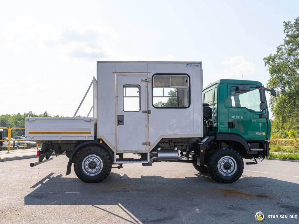 MAN TGM 13.240 4x4 BL Double Cab Camper BUS - Camion şasiu: Foto 2 MAN TGM 13.240 4x4 BL Double Cab Camper BUS - Camion şasiu: Foto 2