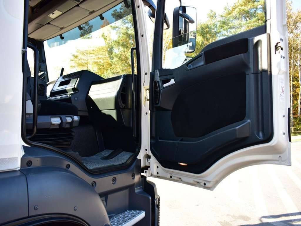 Camion cu macara, Camion platformă MAN  TGM 18.340 4x4 PALFINGER PK 18002 CRANE WINCH MAN  TGM 18.340 4x4 PALFINGER PK 18002 CRANE WINCH: Foto 11