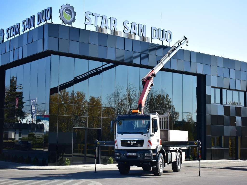 MAN TGM 18.340 4x4 PALFINGER PK 18002 CRANE WINCH MAN TGM 18.340 4x4 PALFINGER PK 18002 CRANE WINCH - Camion cu macara, Camion platformă: Foto 4 MAN TGM 18.340 4x4 PALFINGER PK 18002 CRANE WINCH MAN TGM 18.340 4x4 PALFINGER PK 18002 CRANE WINCH - Camion cu macara, Camion platformă: Foto 4