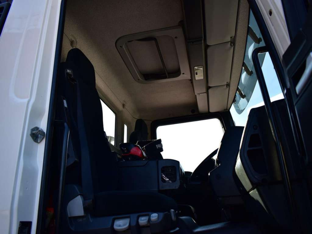 Camion cu macara, Camion platformă MAN  TGM 18.340 4x4 PALFINGER PK 18002 CRANE WINCH MAN  TGM 18.340 4x4 PALFINGER PK 18002 CRANE WINCH: Foto 16