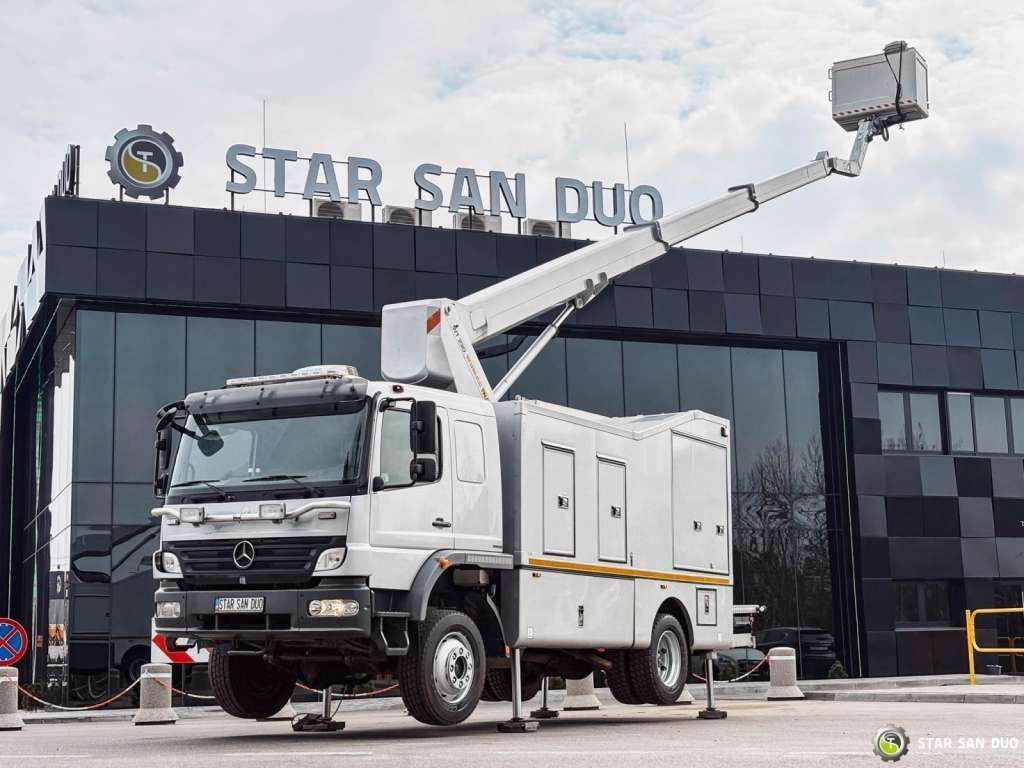 Mercedes-Benz 1529 4x4 Atego Lift Palfinger Wumag WT 230 - Camion cu nacela: Foto 3 Mercedes-Benz 1529 4x4 Atego Lift Palfinger Wumag WT 230 - Camion cu nacela: Foto 3