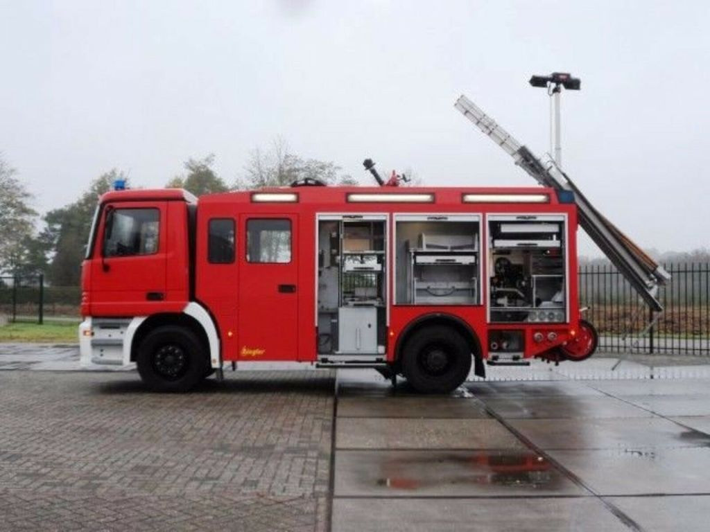 Mercedes-Benz ACTROS 1835 Feuerwehr 2080 L Fire Unit !! - Autospeciala de stins incendii: Foto 3 Mercedes-Benz ACTROS 1835 Feuerwehr 2080 L Fire Unit !! - Autospeciala de stins incendii: Foto 3