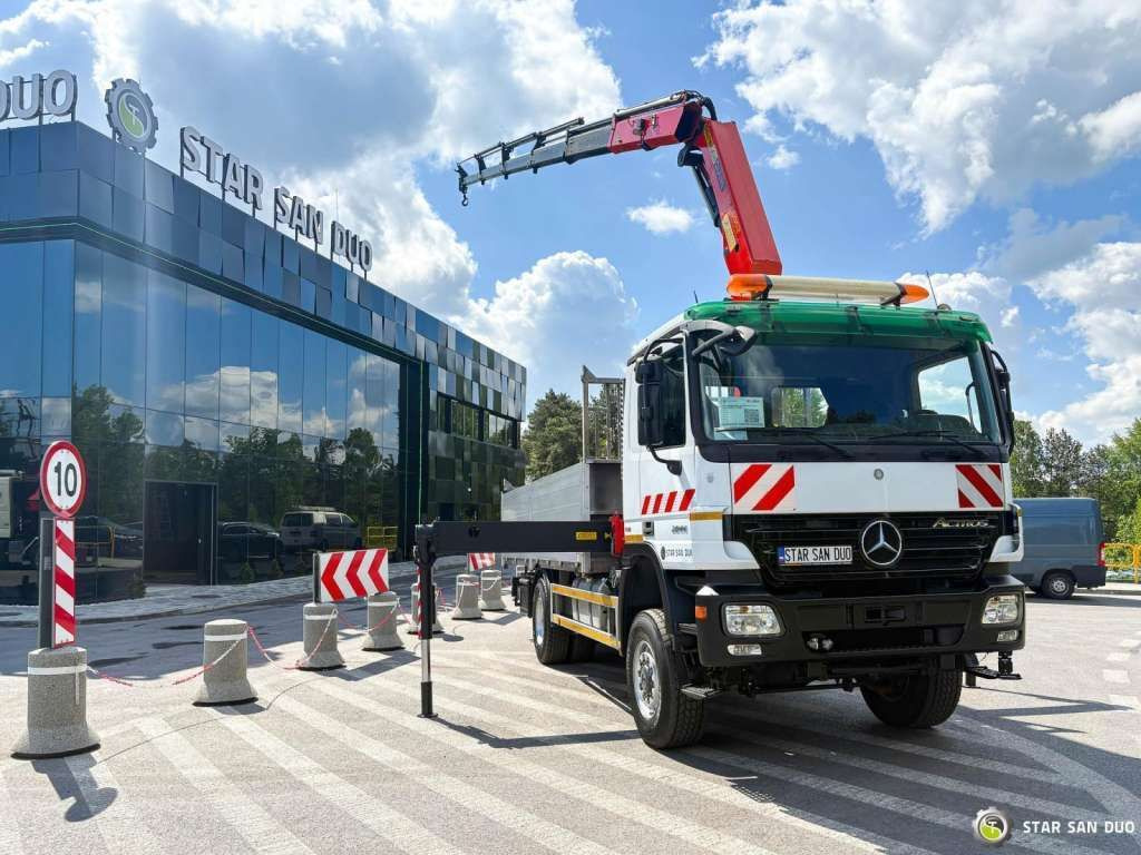 Mercedes-Benz ACTROS 2044A 4x4 Palfinger PK 20002 hds Crane - Camion cu macara: Foto 2 Mercedes-Benz ACTROS 2044A 4x4 Palfinger PK 20002 hds Crane - Camion cu macara: Foto 2
