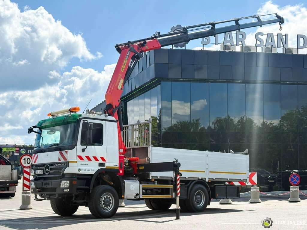 Mercedes-Benz ACTROS 2044A 4x4 Palfinger PK 20002 hds Crane - Camion cu macara: Foto 1 Mercedes-Benz ACTROS 2044A 4x4 Palfinger PK 20002 hds Crane - Camion cu macara: Foto 1