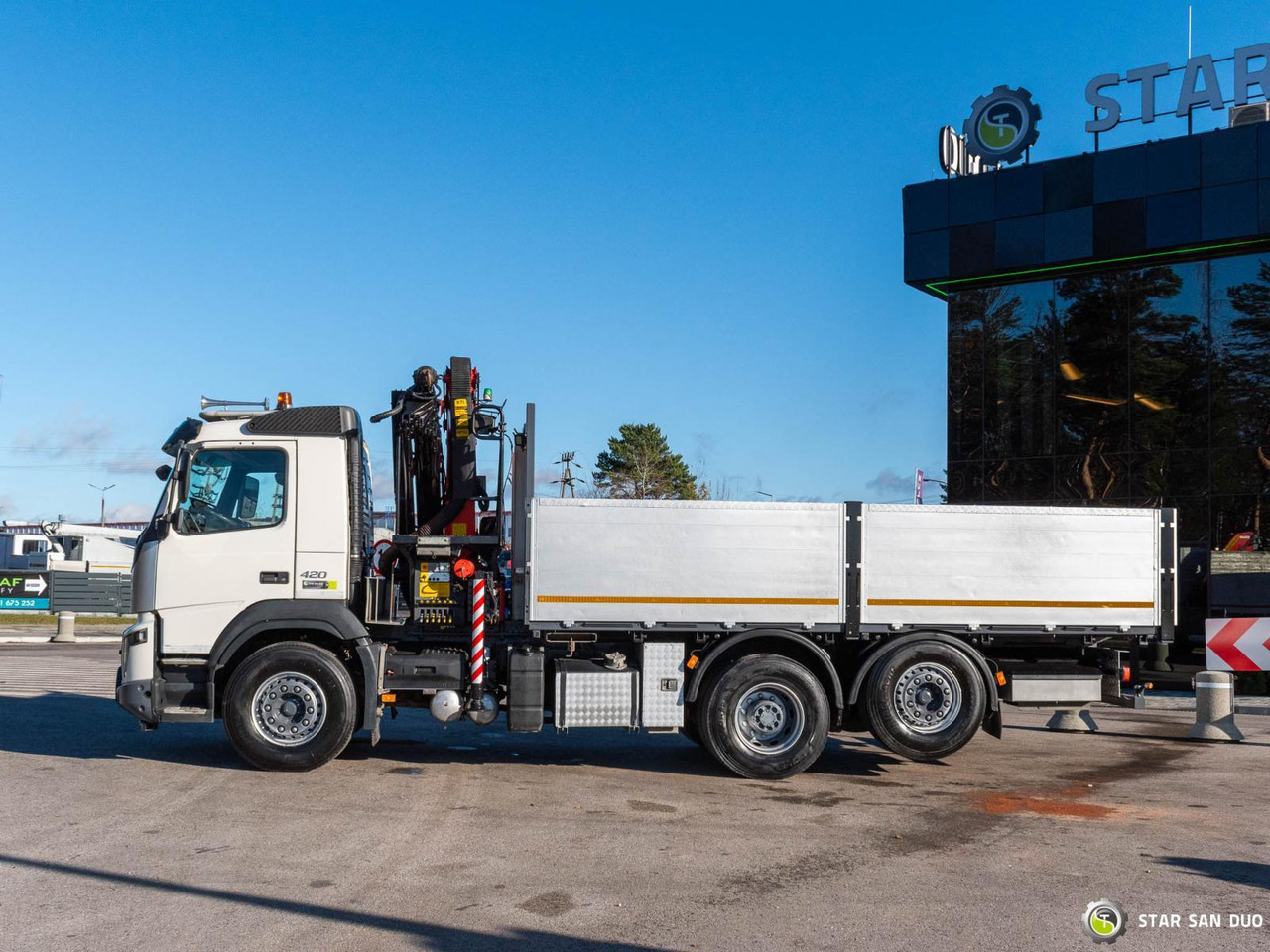 Camion cu macara : Foto 8