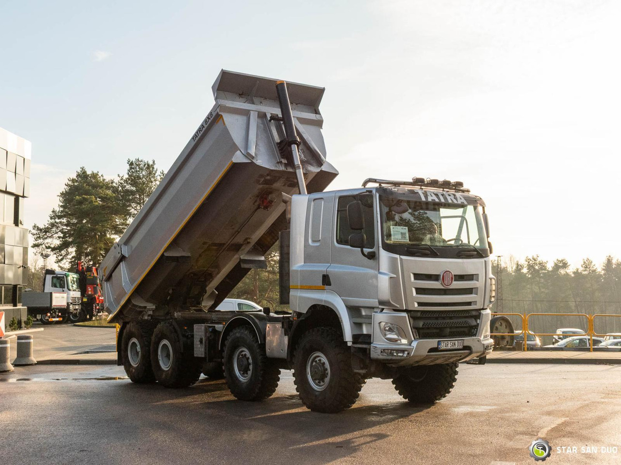 - Camion basculantă: Foto 2 - Camion basculantă: Foto 2