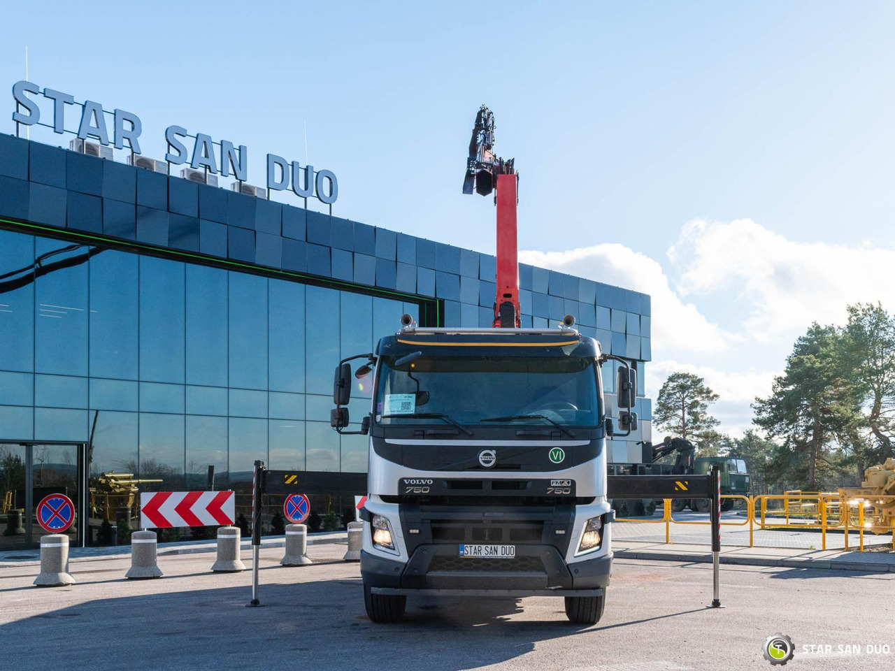 Camion cu macara : Foto 7