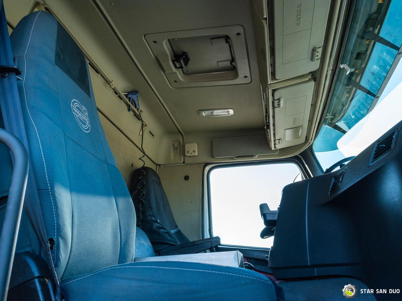 Camion cu macara : Foto 13