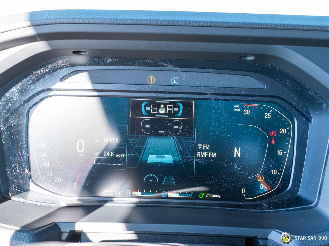 Camion cu macara : Foto 17