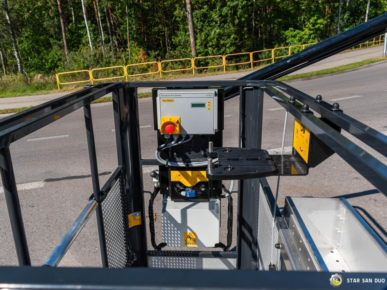 Camion cu macara : Foto 23