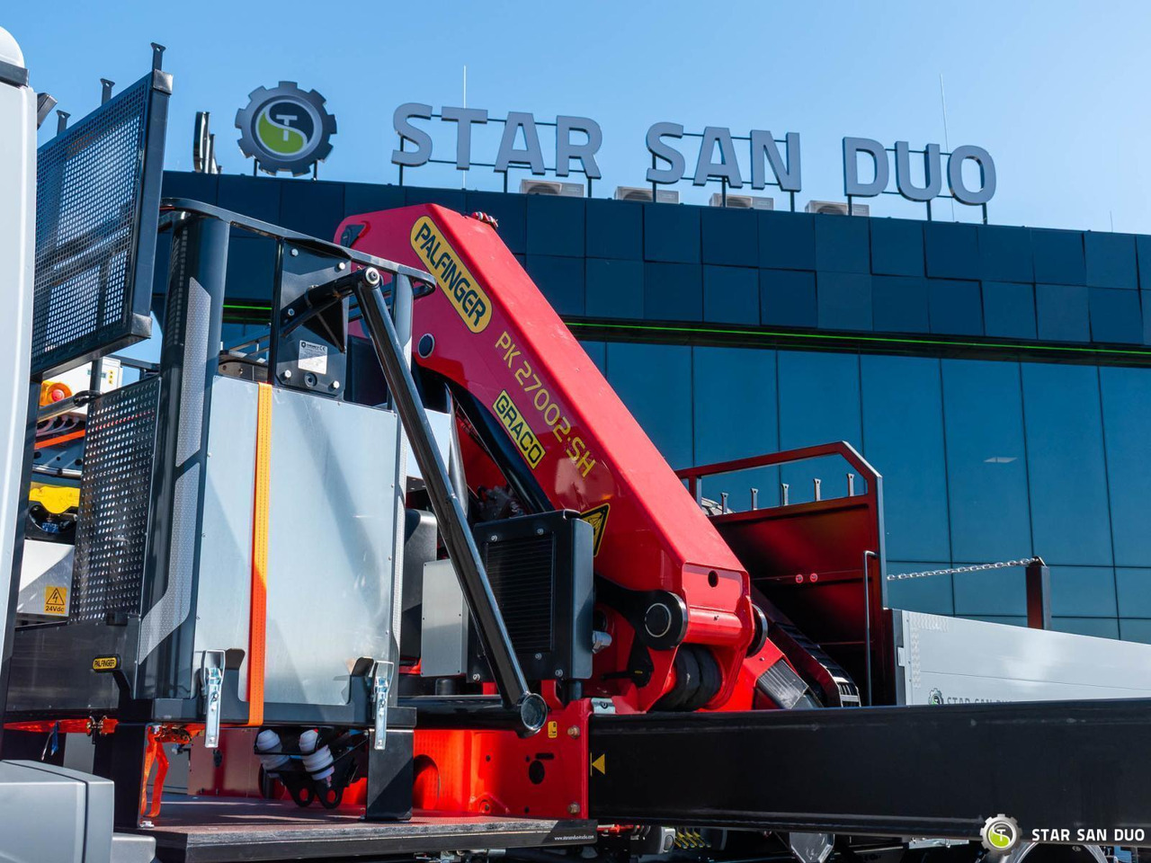 Camion cu macara : Foto 22