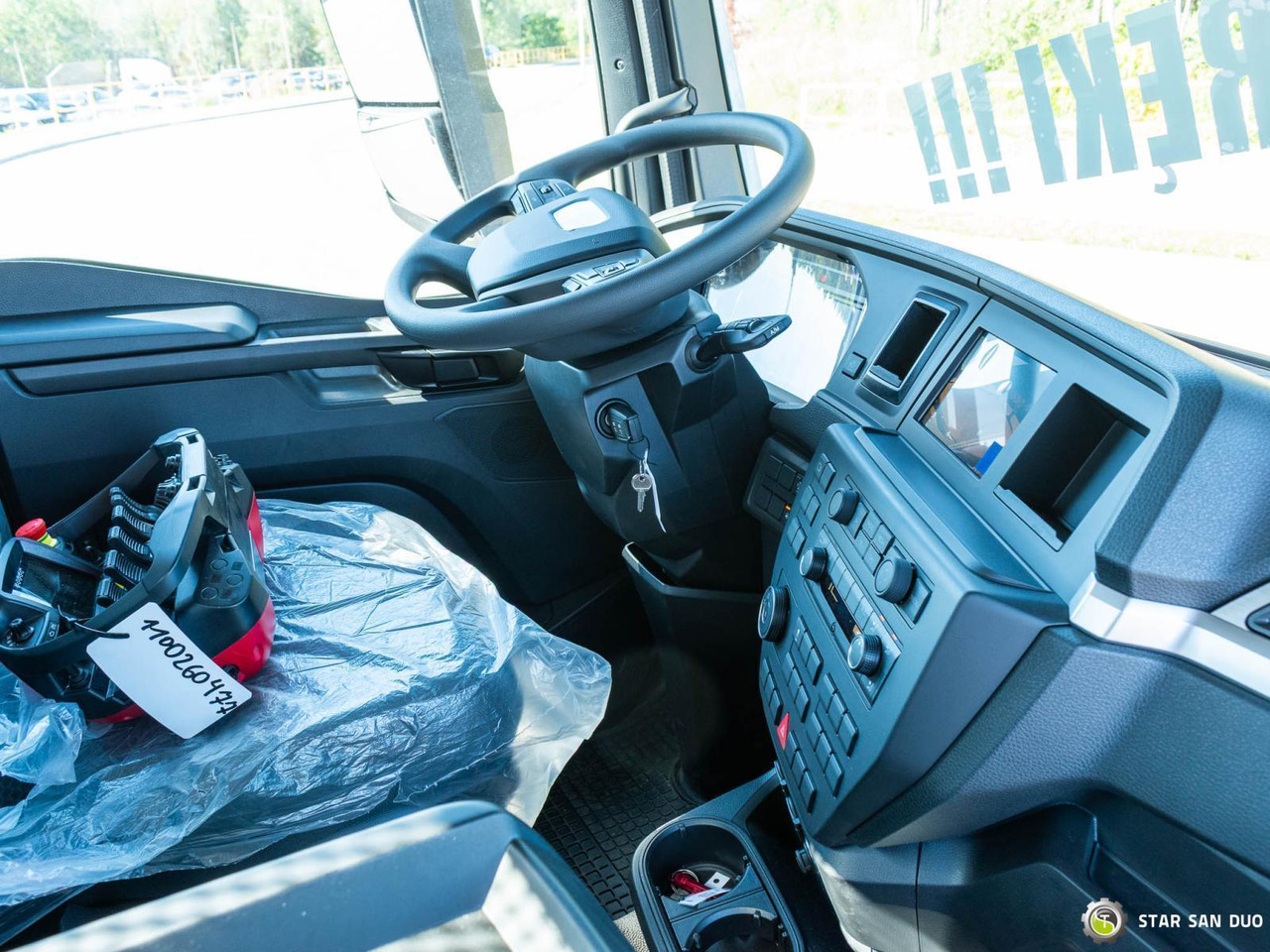 Camion cu macara : Foto 16