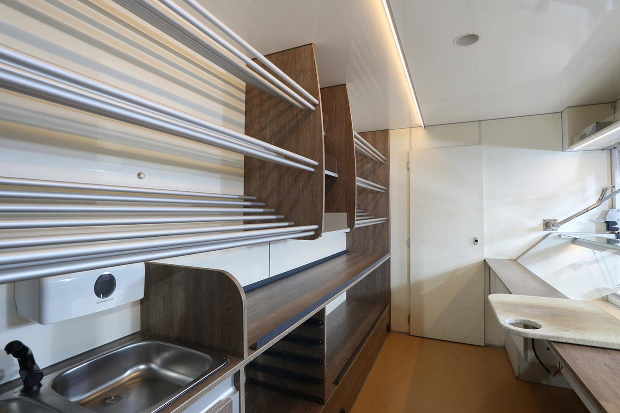 Tourenmobil BORCO HÖHNS - Autorulota comerciala: Foto 2 Tourenmobil BORCO HÖHNS - Autorulota comerciala: Foto 2