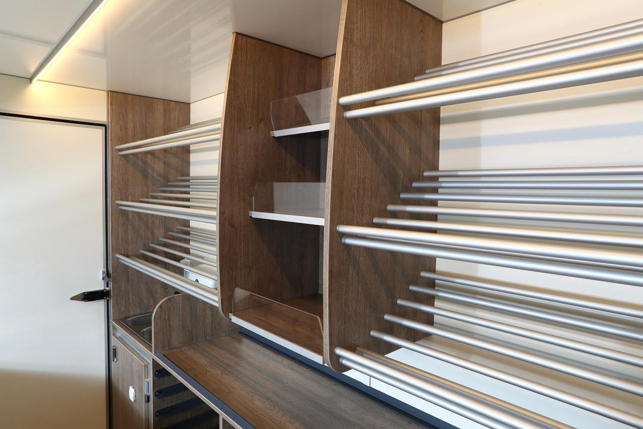 Tourenmobil BORCO HÖHNS - Autorulota comerciala: Foto 4 Tourenmobil BORCO HÖHNS - Autorulota comerciala: Foto 4