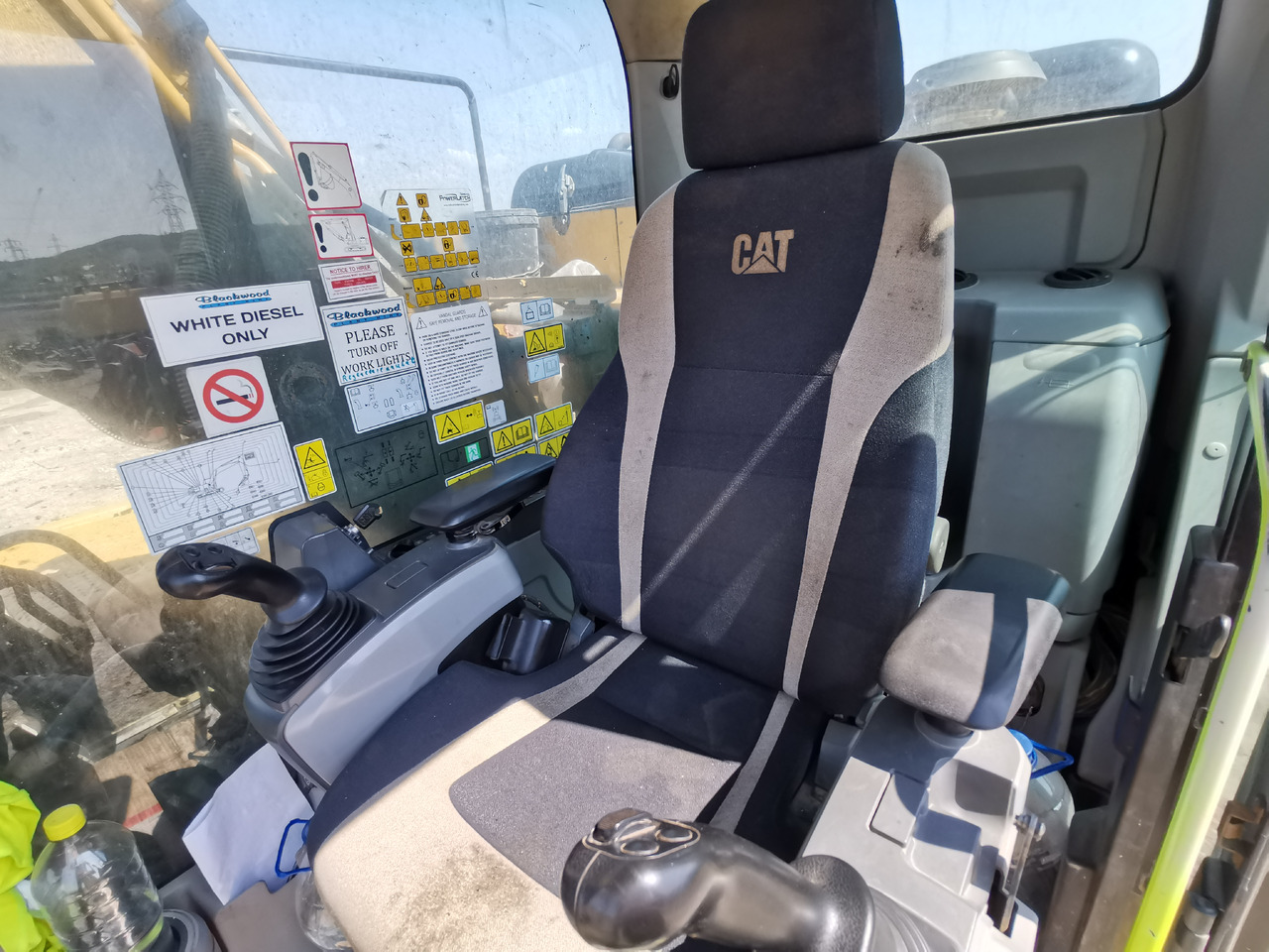 Excavator pe şenile CATERPILLAR 320 F: Foto 12